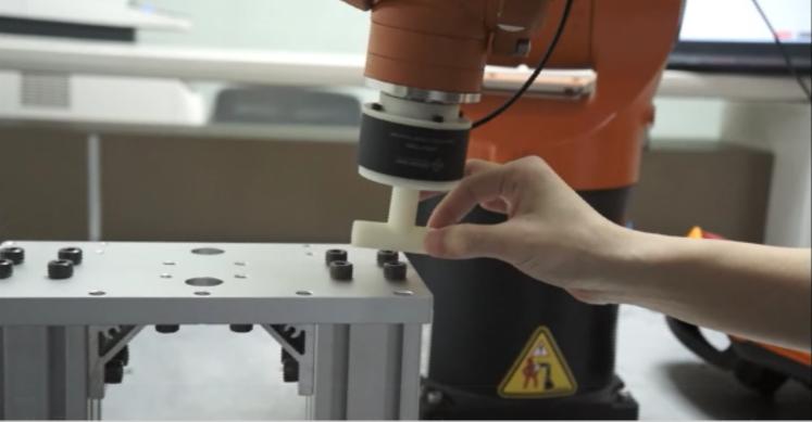 六维力传感器用于机器人拖动示教分享