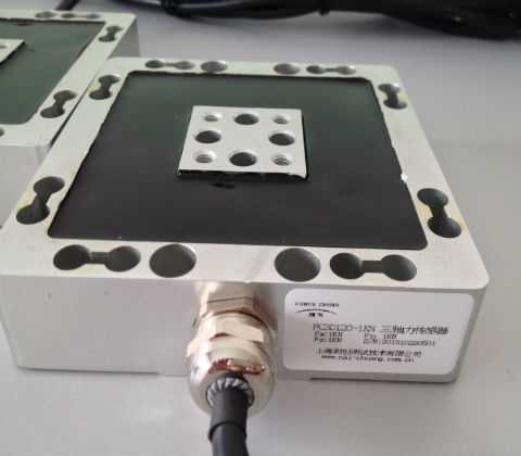 FC3D120三轴向测力传感器