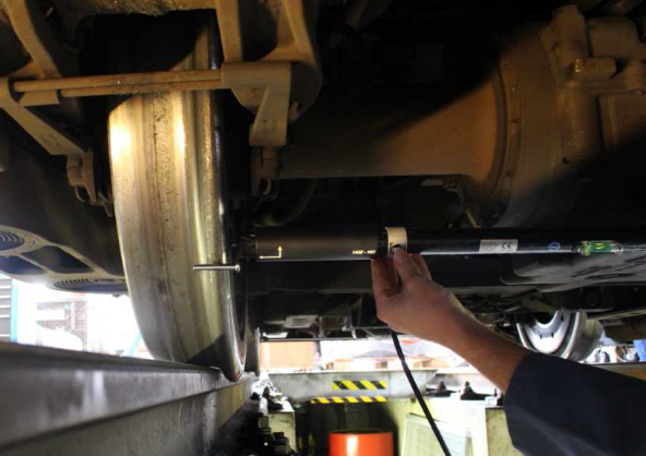 车轮间距测量设备